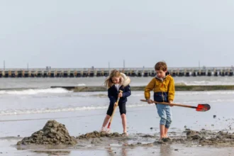 1.3M tourists visit Belgian coast, Easter 2025 travel up 10%