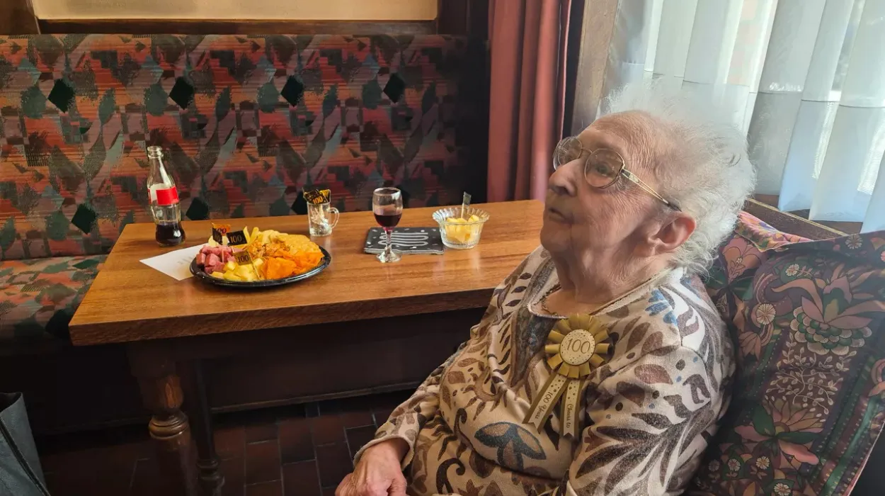 100 year old Georgette reopens Café Rembrandt in  Zoutleeuw