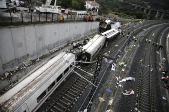 Spain train derailment in 2026 at a northern Spain high-speed rail line
