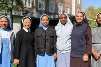 14 theology students and nuns enhance the community at Alexianen Tienen