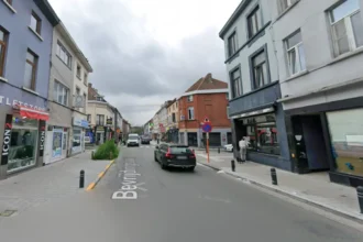 15 men fight with sticks and crowbar in a Ghent street brawl