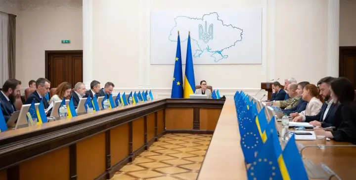 Ukraine leadership talks led by President Zelenskyy with senior officials