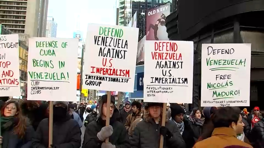 Venezuelan diaspora participates in Venezuela crisis rally