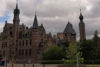 19-year-old boy stabbed at school in Deurne