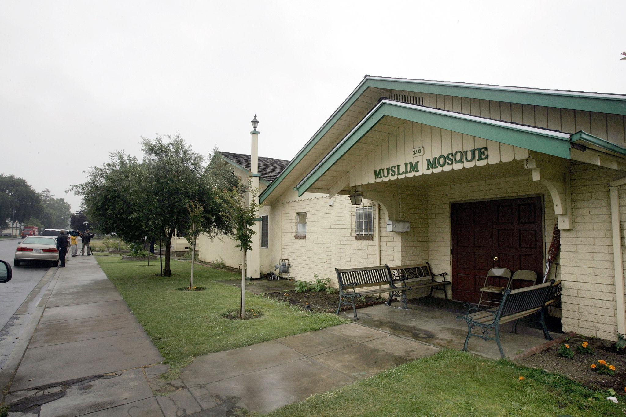 FBI mosque investigation outside California mosque after attack in 2026