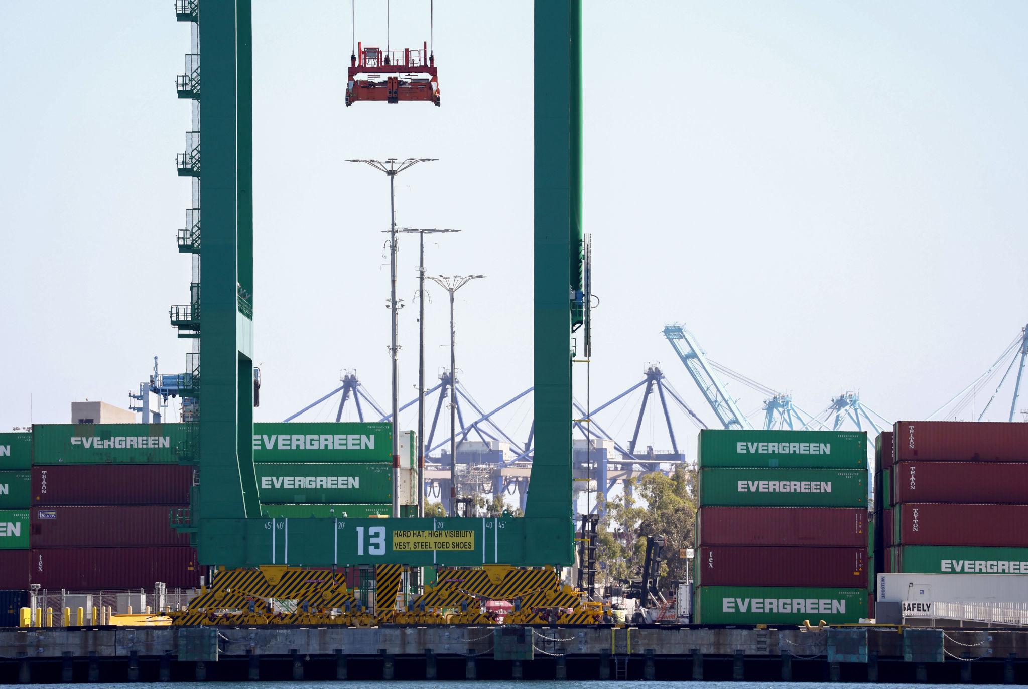 US trade policy update impact on global shipping containers at US port