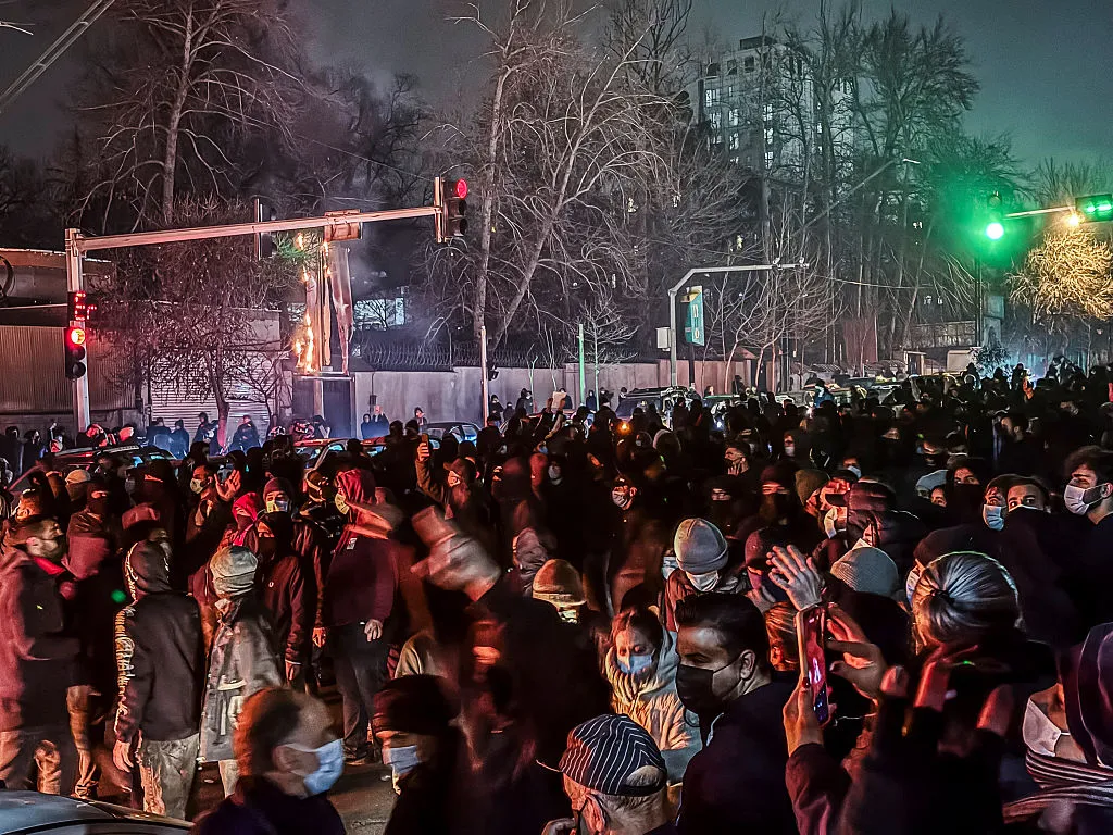 Monarchy debate Iran intensifies as protesters gather in Tehran during 2026 unrest