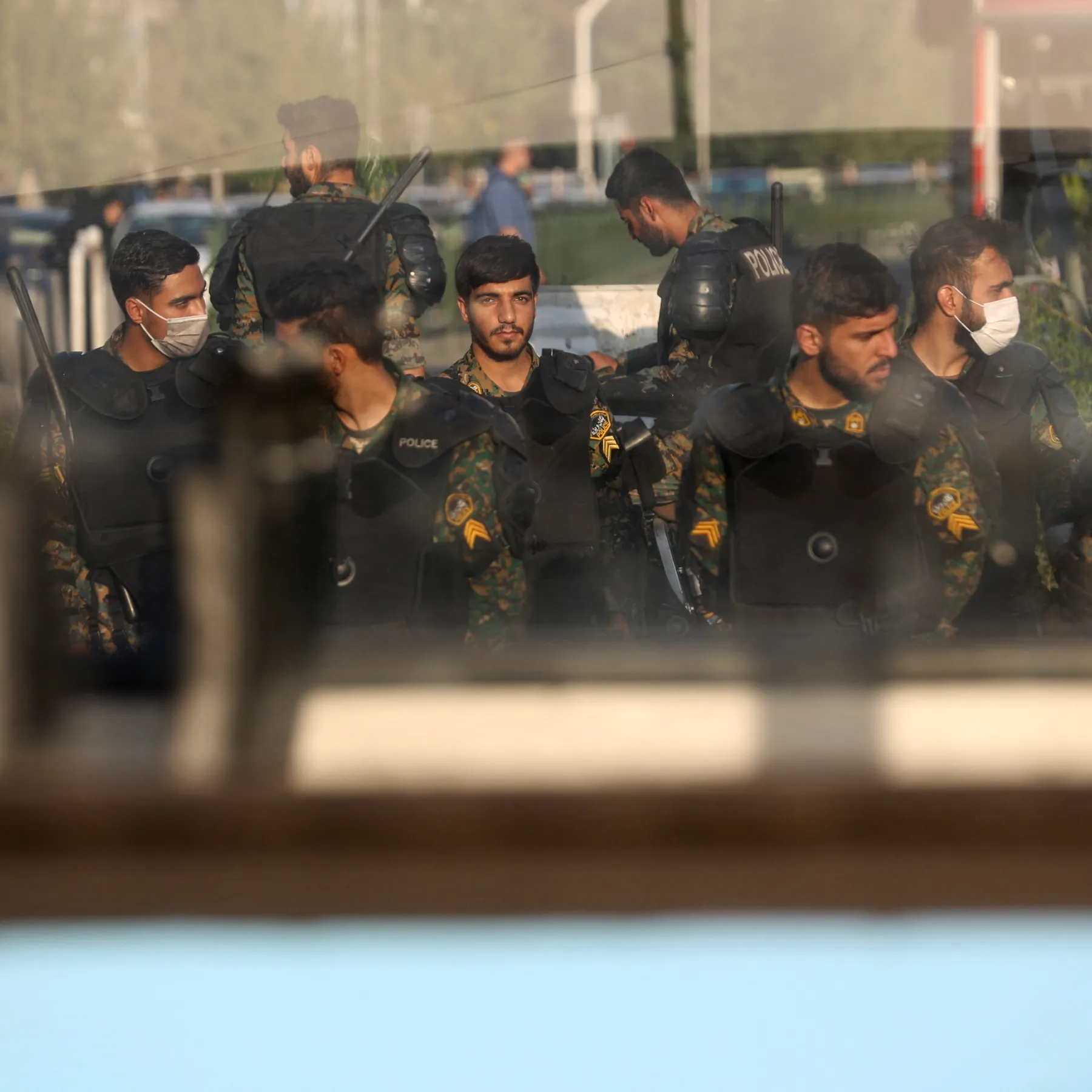 Iran political crisis reflected in Tehran demonstrations