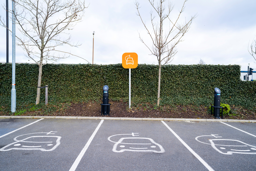 Brussels obliges charging stations in car parks Brussels obliges charging stations in car parks
