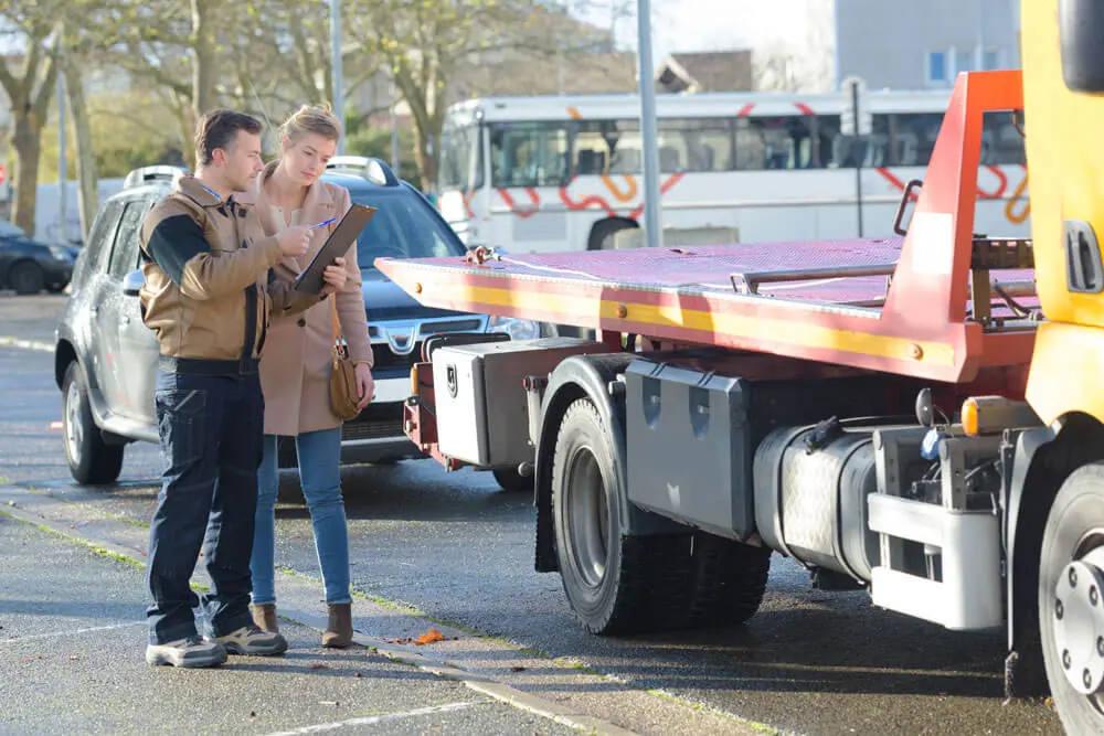 Do You Tip Tow Truck Drivers? (How Much Is Enough) - The Brussels 