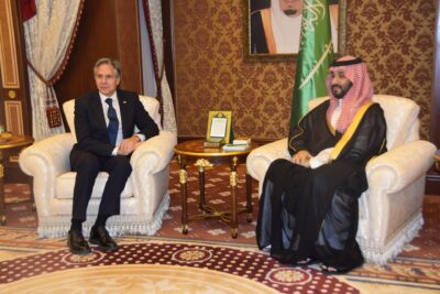Diplomatic Chess on Sand and Petrol