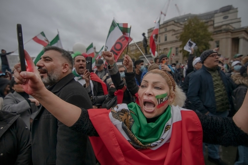 Iranians on the protests in Trafalgar Sq over Mahsa Amini’s death - London 05 - 11 - 2022