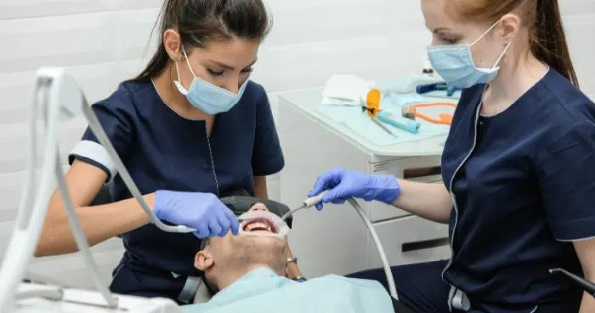 Can Dental Assistants Clean Teeth