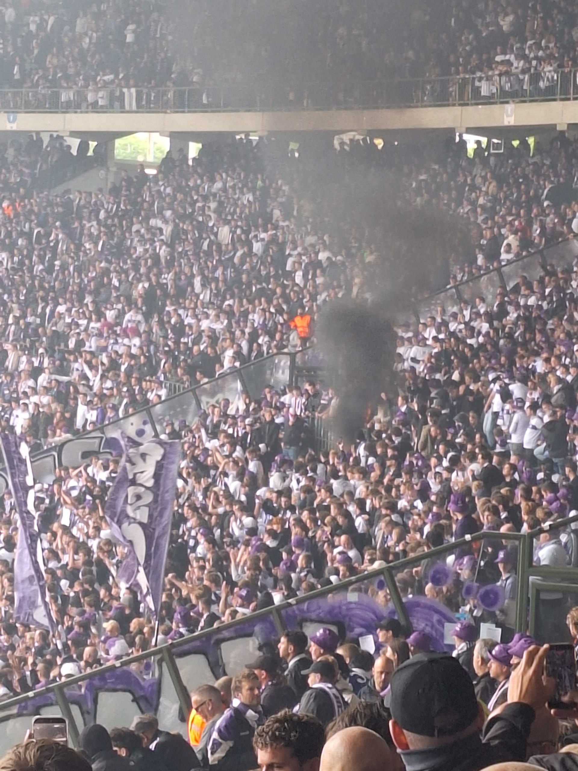 Anderlecht supporters involved in flare and fire incident during Belgian Cup Final