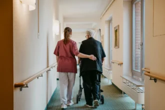 21-year-old girl released with ankle monitor in Kortrijk care abuse