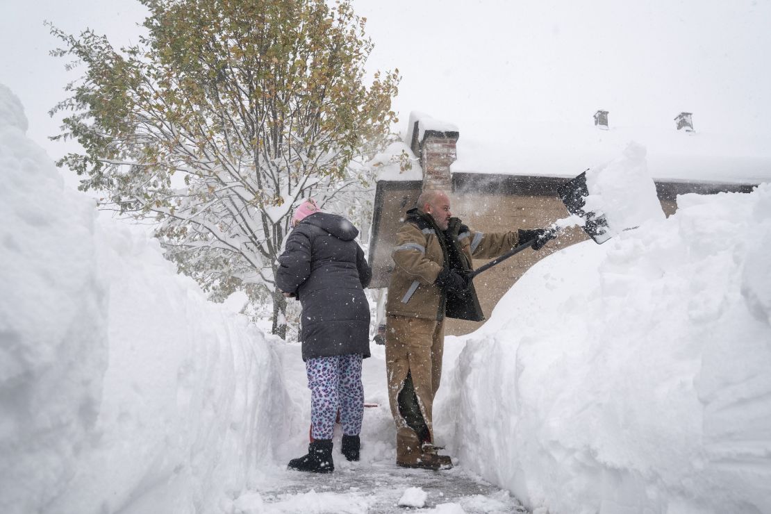 New York winter storm brings heavy snow to Buffalo