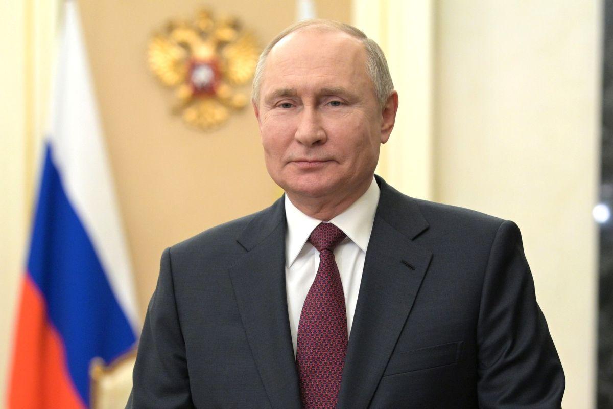 Putin US envoy meeting featuring Vladimir Putin and Steve Witkoff during diplomatic discussions.