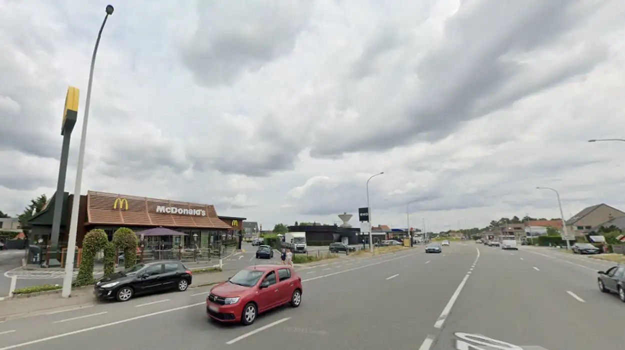 3 injured in head-on crash on Heidebaan in Sint-Niklaas