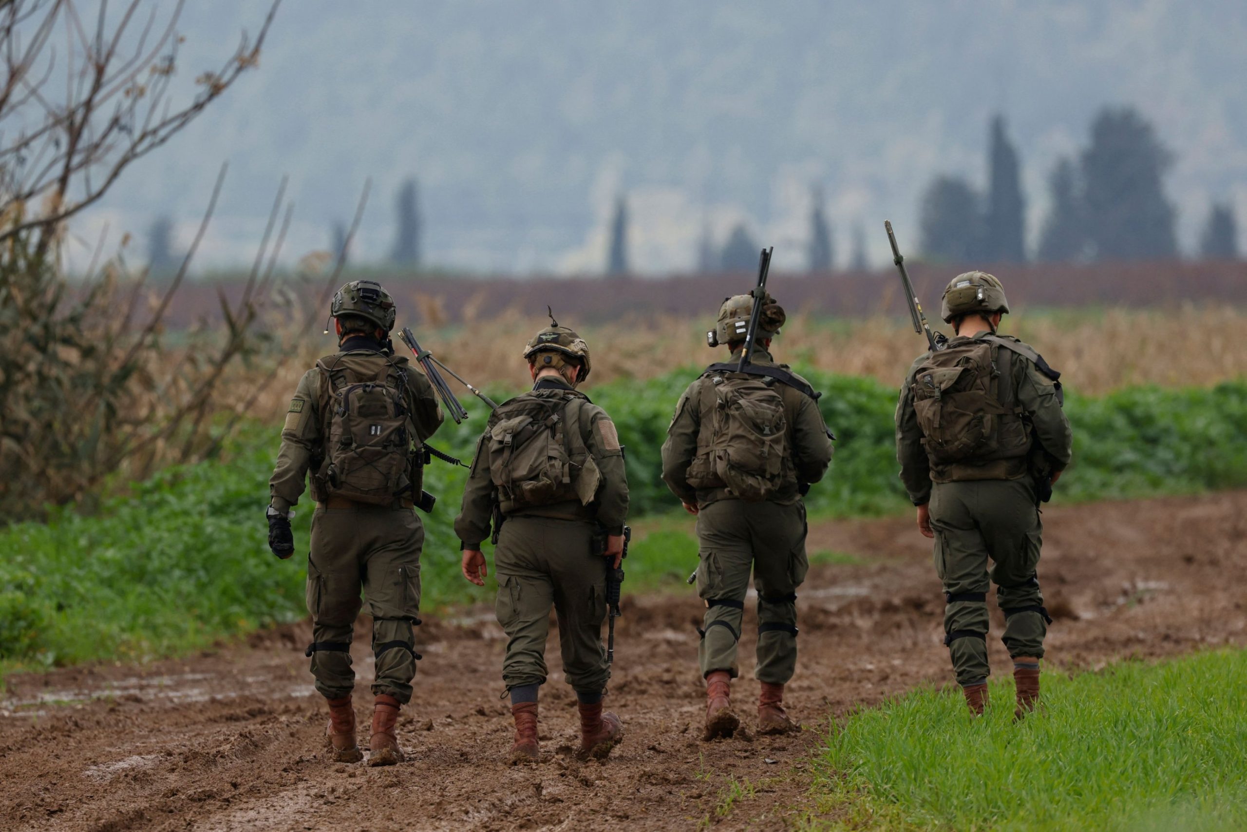 Israeli soldiers patrol northern frontier during Hezbollah Israel border clashes