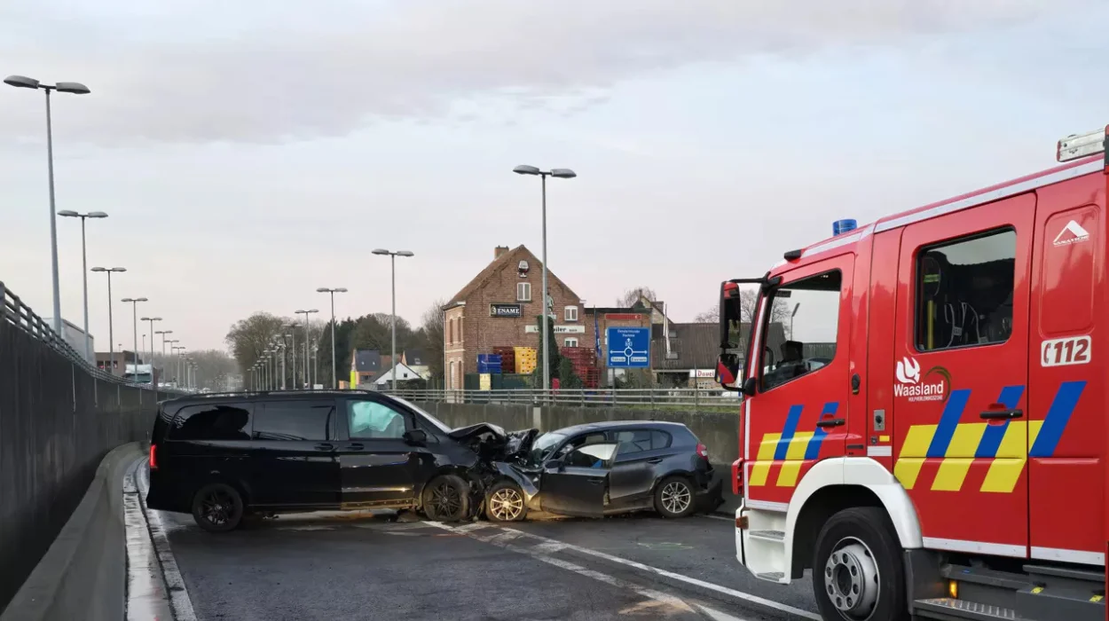 4 dead in Temse tunnel crash 2 sisters, 3 & 5 years old kids