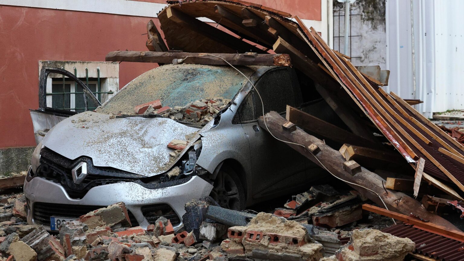 Portugal Storm Kristin Recovery as rebuilding begins in Lisbon after severe damage