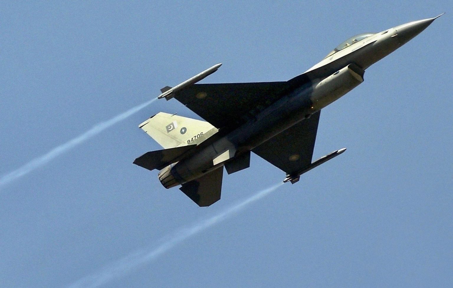Pakistan bombs targets in Afghan cities during 2026 cross border airstrike
