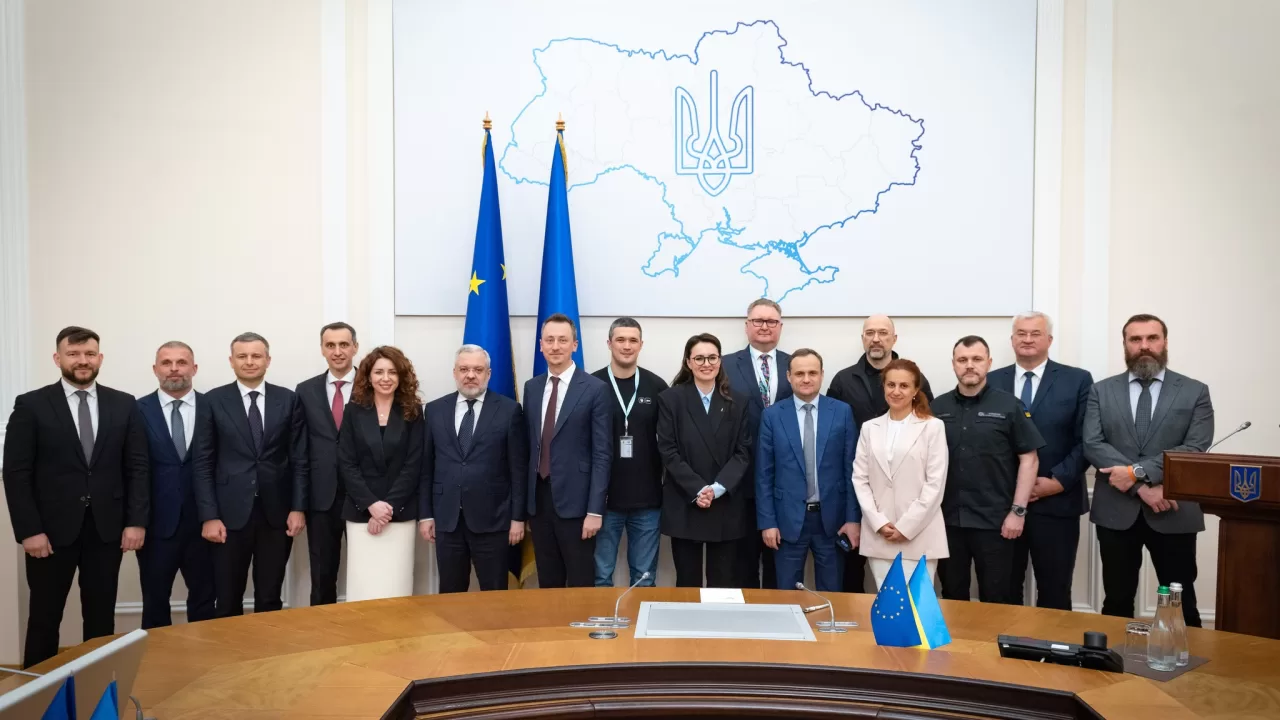 Ukraine leadership talks focus on governance during cabinet session