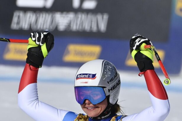 Ski racing crash halts women’s downhill event in Cortina 2026