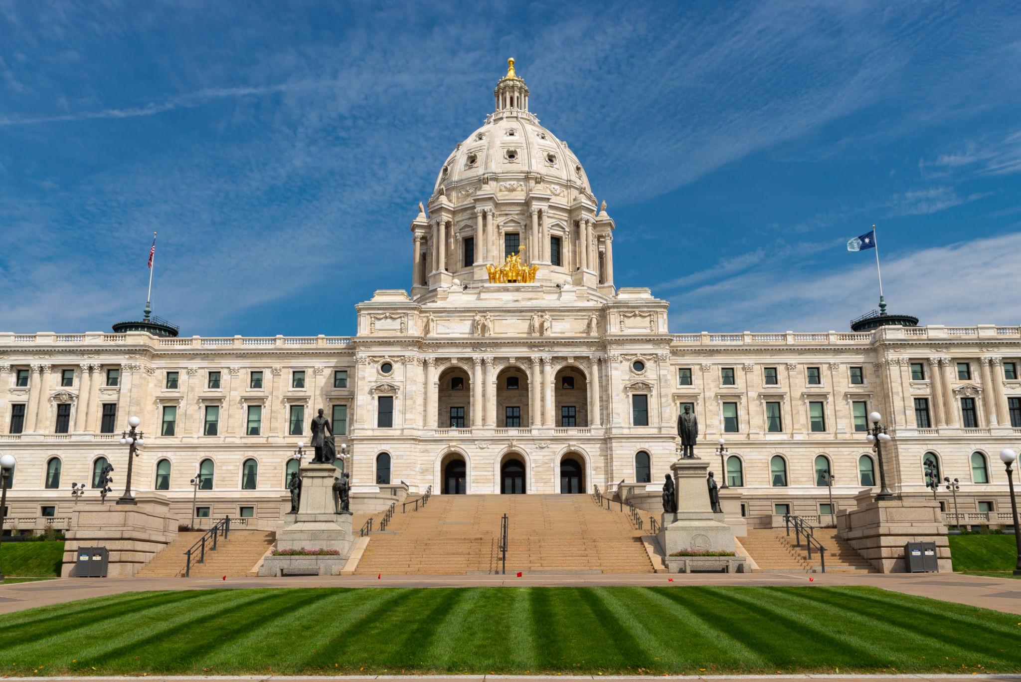 Immigration enforcement news showing a federal judge blocking DOJ subpoenas to Minnesota officials in 2026