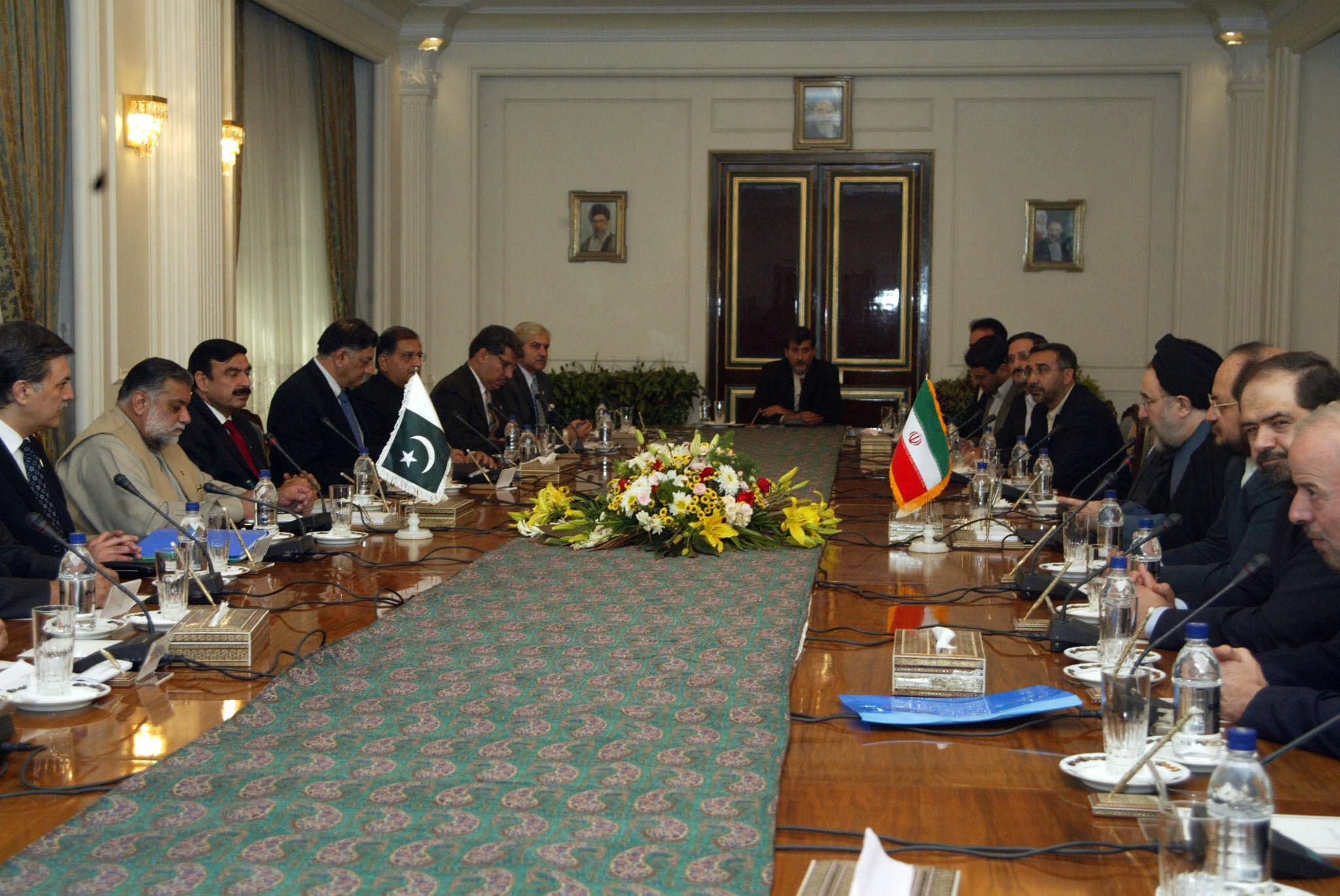 US foreign policy Iran discussions continue as officials review proposals in 2026 negotiations