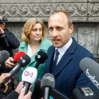 7 Brussels parties meet on budget and formation talks