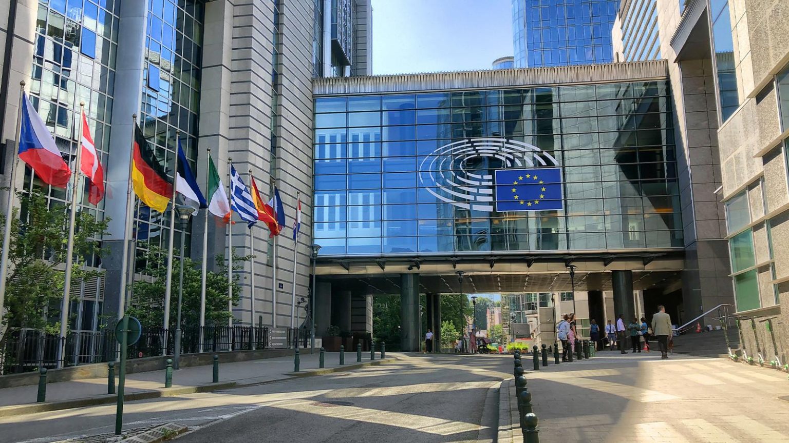 Brussels fatal shooting near European Parliament raises security concerns on Rue Wiertz.