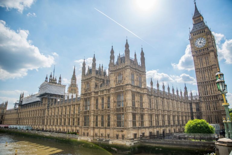 UK Blocks U.S. Commentators Under Immigration Policy, London 2026