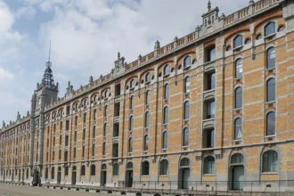 A man attacks workers with a machete in Sint-Jans-Molenbeek