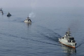 oil tanker traveling through the Gulf during Strait of Hormuz oil crisis