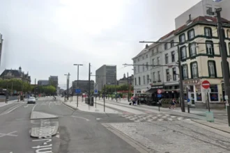 AI-powered Tram 1 launched in Antwerp, driver Yves tests