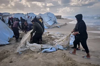 Gaza civilians cold weather brings cold nights in shelters