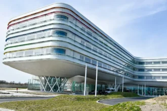 AZ Zeno Knokke-Heist suspends doctor over 9-Year-Old Jewish Girl