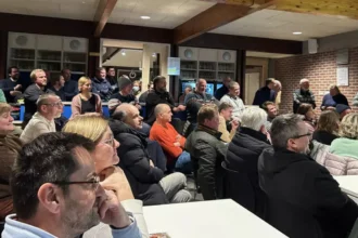 Aalbeke residents rally against proposed clay pit quarry