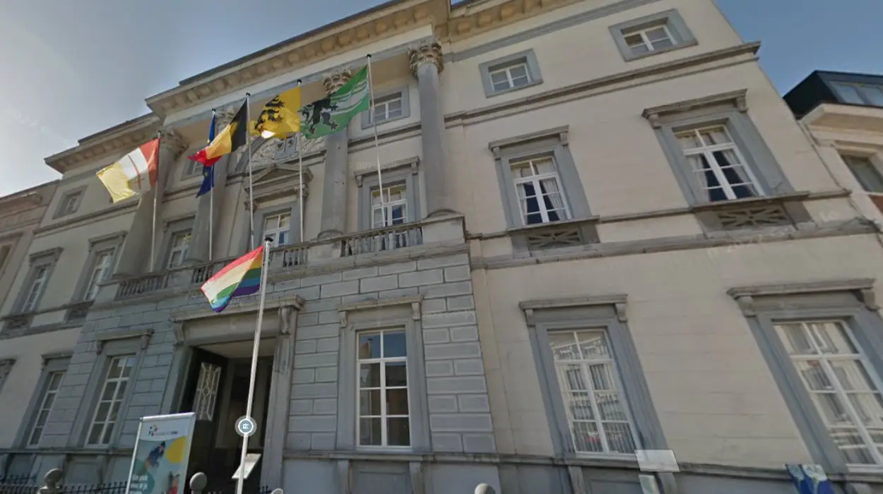 Aalst pumps pond water to refill dry fountains after drought