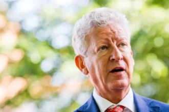 Aalter delays foreign registration, Mayor De Crem defends it