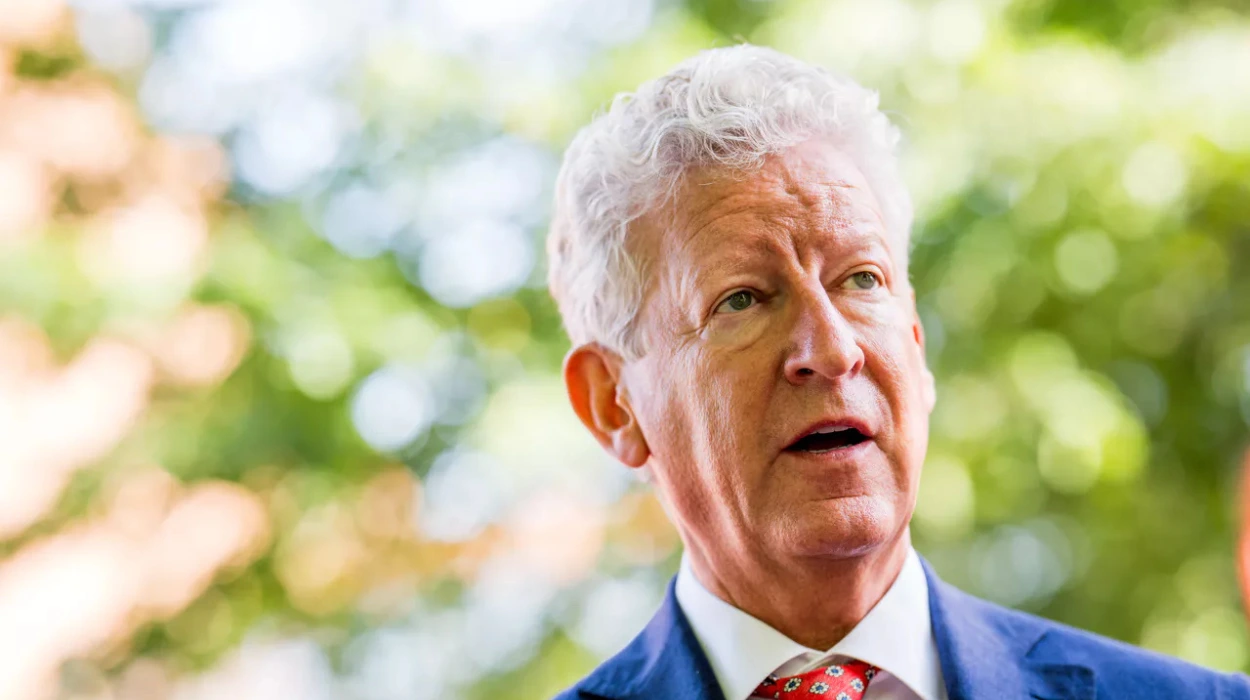 Aalter delays foreign registration, Mayor De Crem defends it