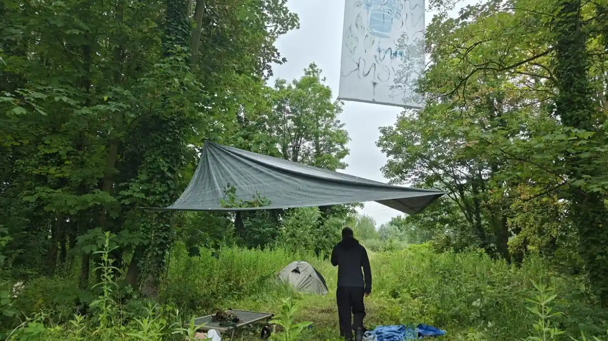 Activists camp in Forest to stop De Lin's depot Plans in Ghent