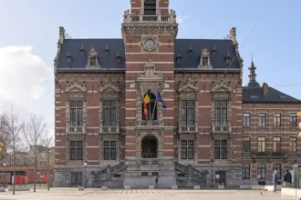 Activists temporarily stop eviction of 70 migrants in Anderlecht