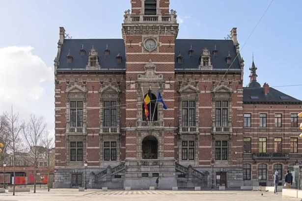 Activists temporarily stop eviction of 70 migrants in Anderlecht