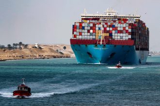 Commercial shipping routes supporting global trade in 2026