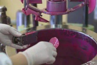 AkzoNobel plans 2,000 job cuts by 2025