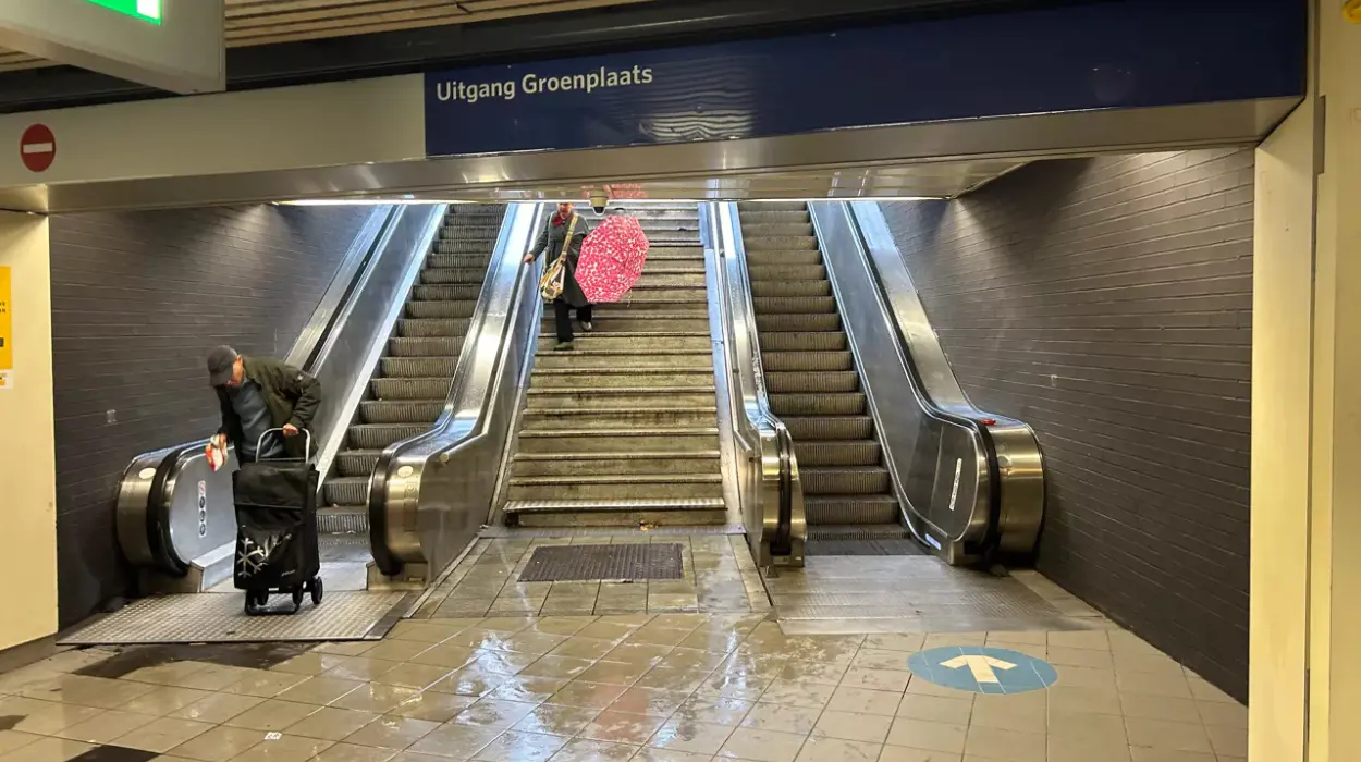 Annick De Ridder Antwerp's escalator woes won't be fixed until 2026