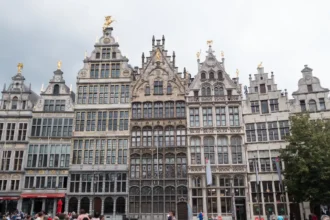 Antwerp classic car event returns with 1000 cars