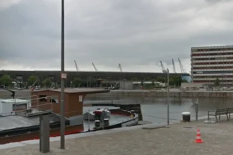 Antwerp offers free swimming at Bonapartedok near MAS